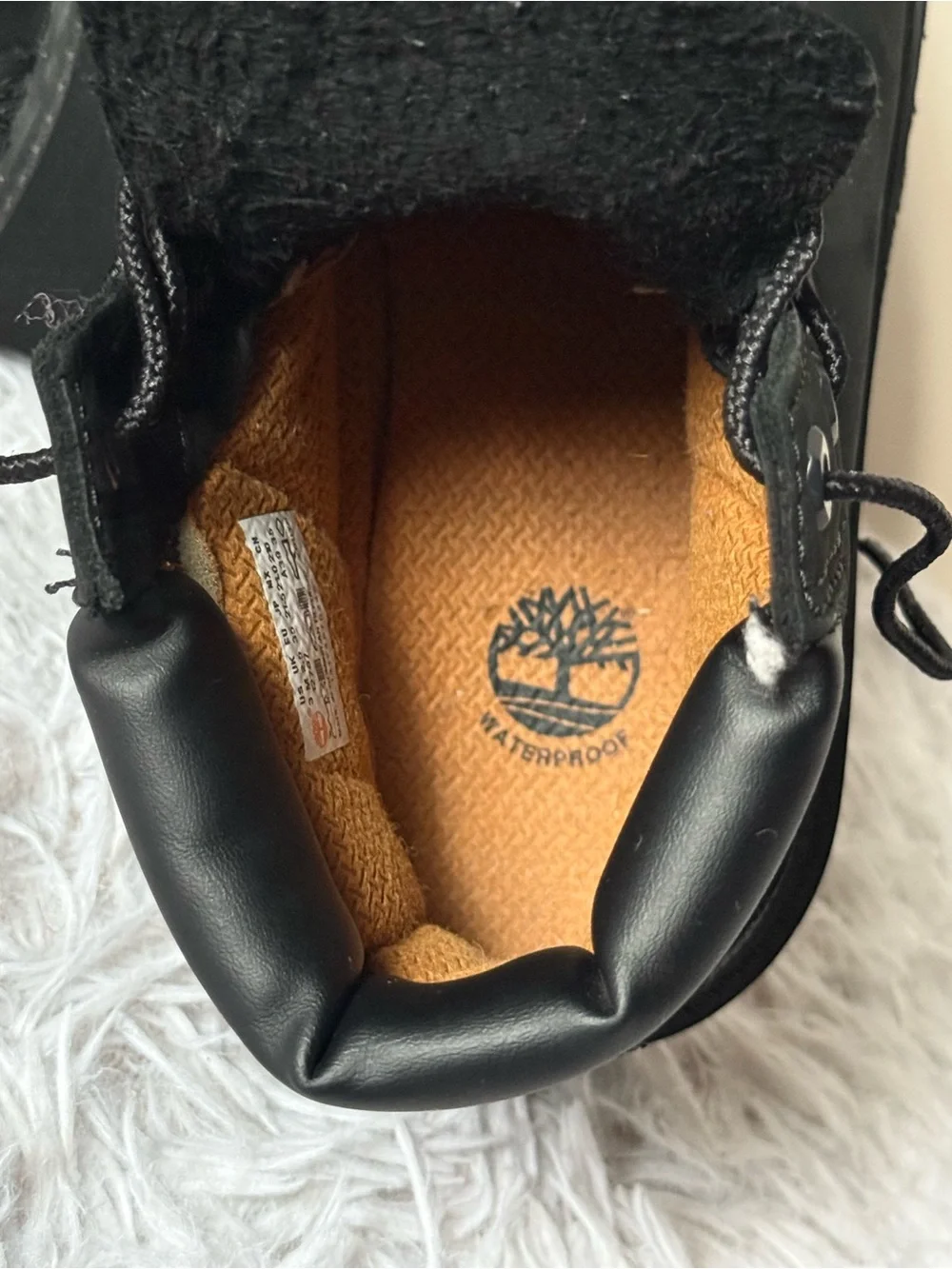Timberland lace collar secure